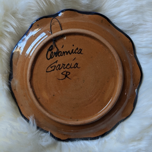 Hand Crafted Panamanian Ceramic Painted Wall Plate - Picture 5 of 6